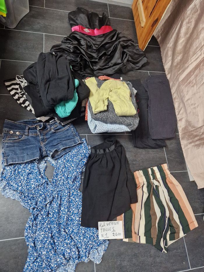 Lot vêtements femme taille s N 1
