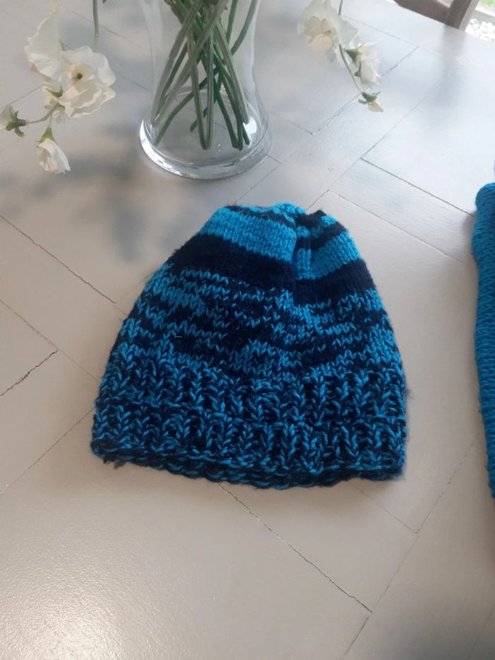 Lot bonnet et écharpe tricoté main - photo numéro 2