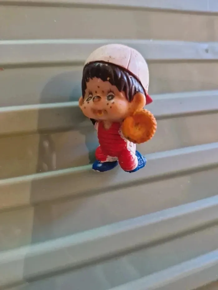 Figurine kiki base ball 1979 vintage