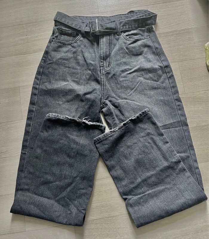 Très beau jean pour femme bas large