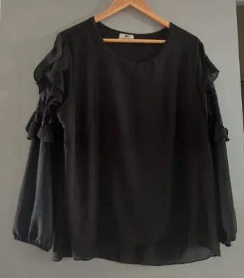 Blouse noir froufrou lacony en M