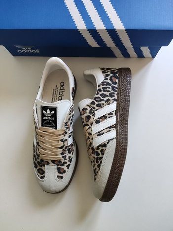 Baskets Adidas samba léopard taille 37