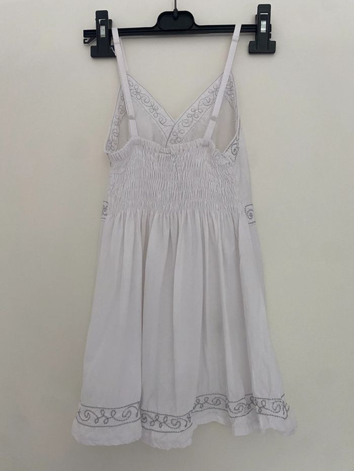 Haut blanc broderie - photo numéro 4