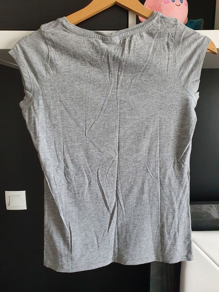 T-shirt gris avec inscription - photo numéro 4