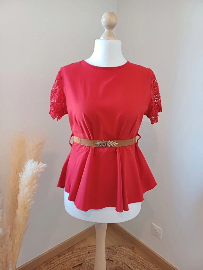 Blouse rouge péplum avec dentelle Viola Moda taille L 40