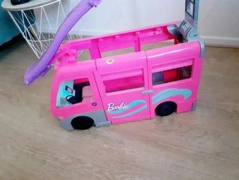 Camping car transformable Barbie Comme neuf Peu servi Acheté 100 euros