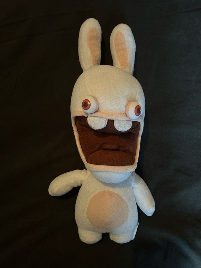 Peluche lapin cretin