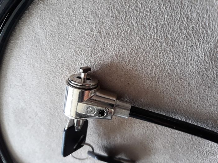Faby27800 Câble de sécurité antivol Serrure pour ordinateur "NobleLocks" avec 2 clés, sa housse de - photo numéro 2
