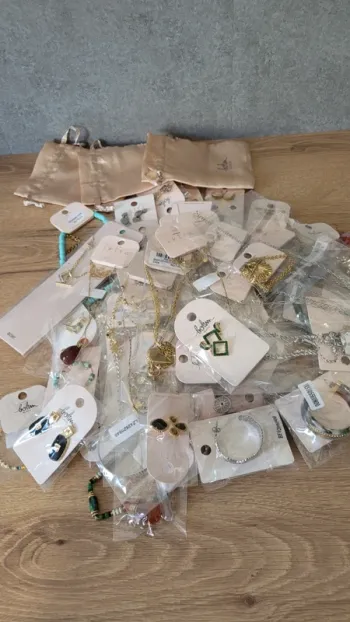 Lot bijoux bohm et ikita