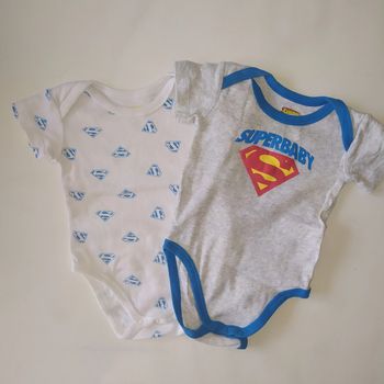 Lot bodies manches courtes