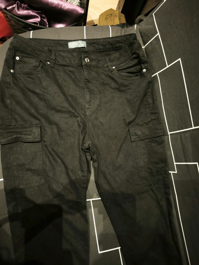 Pantalon noir cargo - photo numéro 2