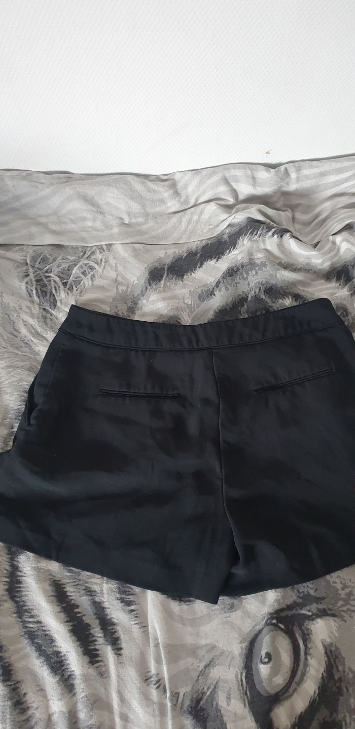 Short noir H&M 42 - photo numéro 2