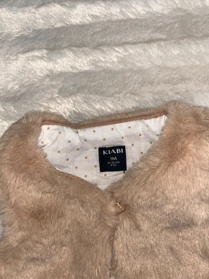 Petit gilet sans manche - photo numéro 2