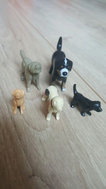 Lot de 5 chiens Playmobil