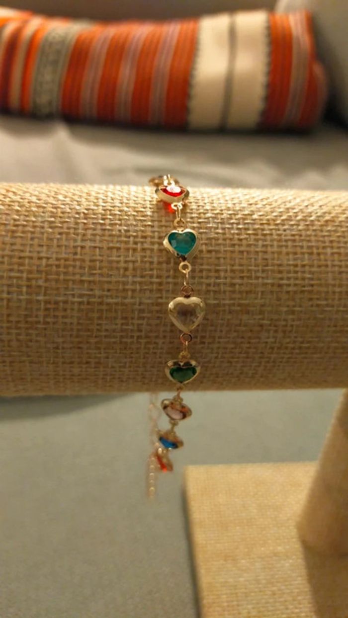 Bracelet doré avec cœurs multicolores - femme - photo numéro 3