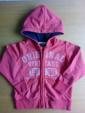 Gilet zippé avec capuche