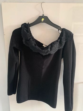 Pull femme dentelle épaules dénudées