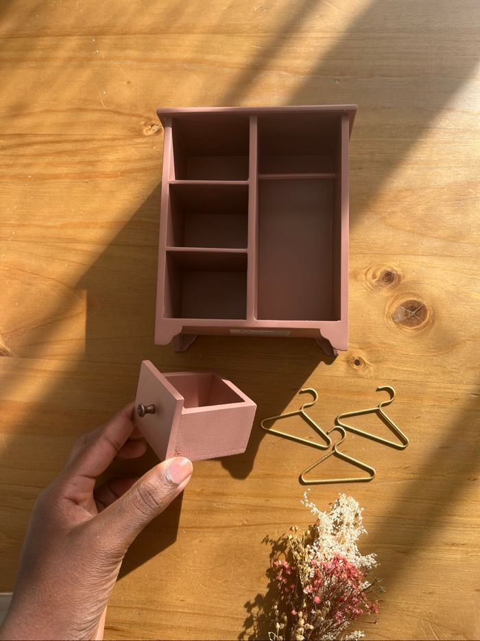 Armoire pour maison de poupée - photo numéro 3