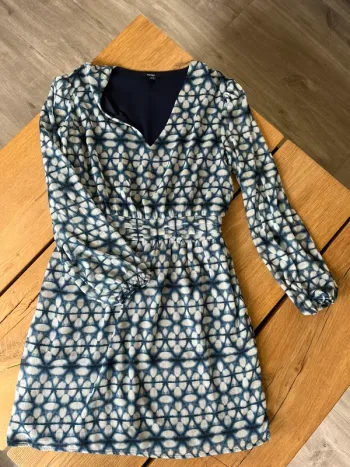 Robe bleu à motif