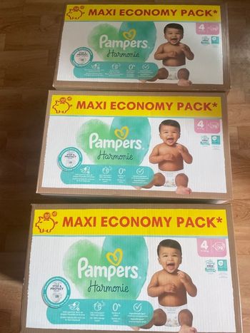 Lots de couches Pampers 