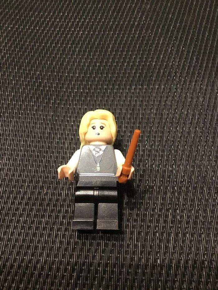 Lego Harry Potter hp239 Luna Lovegood minifigure 75966 mini figurine officiel - photo numéro 3