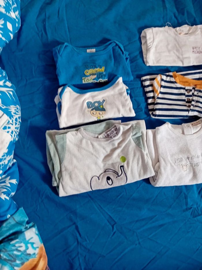 Lot  pyjama /bodie / pantalon garçon 6 mois - photo numéro 2