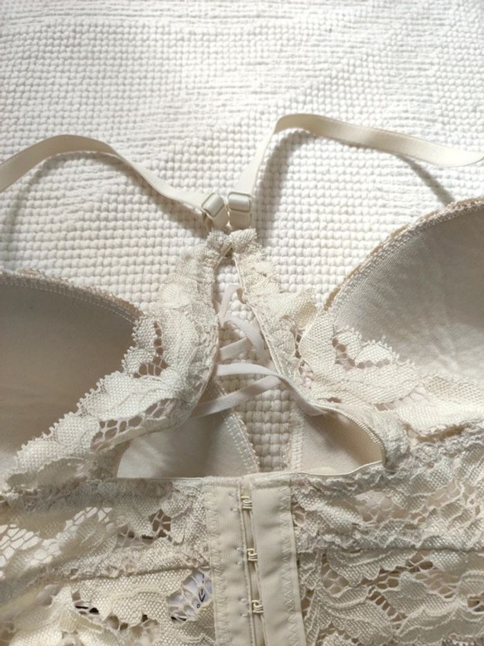 Soutien gorge jaune pâle - photo numéro 3