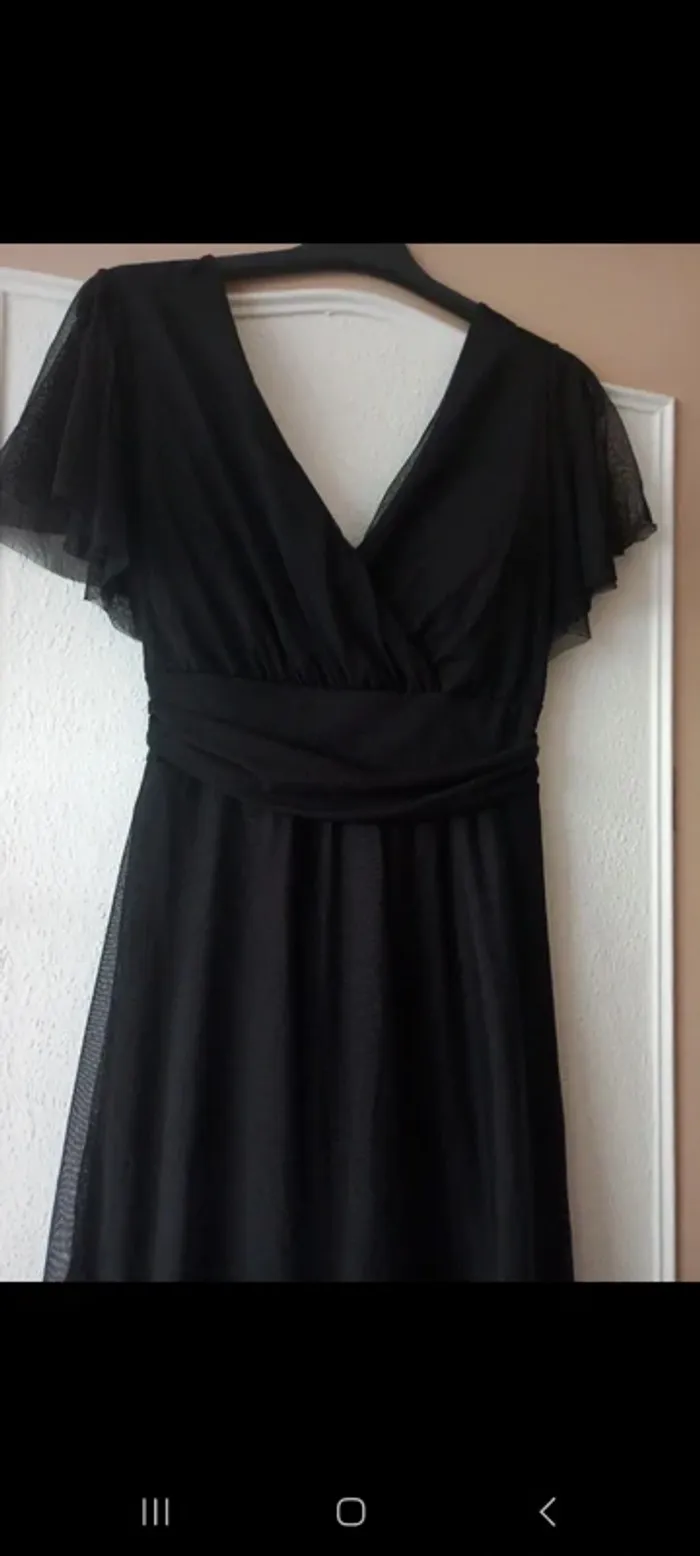 Robe noire élégante - photo numéro 2