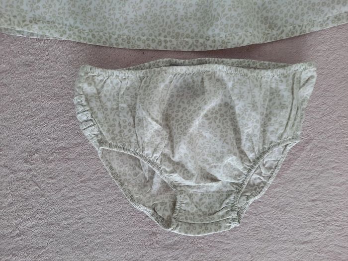 Ensemble Cyrillus 6 mois robe liberty blanc petites fleurs beige et culotte assortie - photo numéro 4