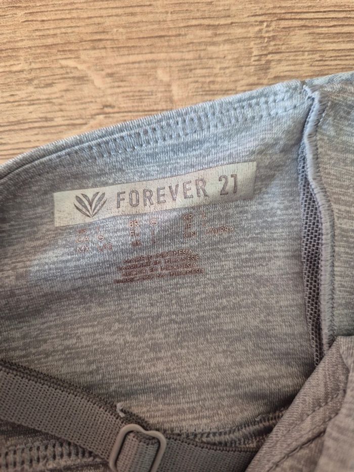 Brassière de sport grise, taille 40, forever 21 - photo numéro 3
