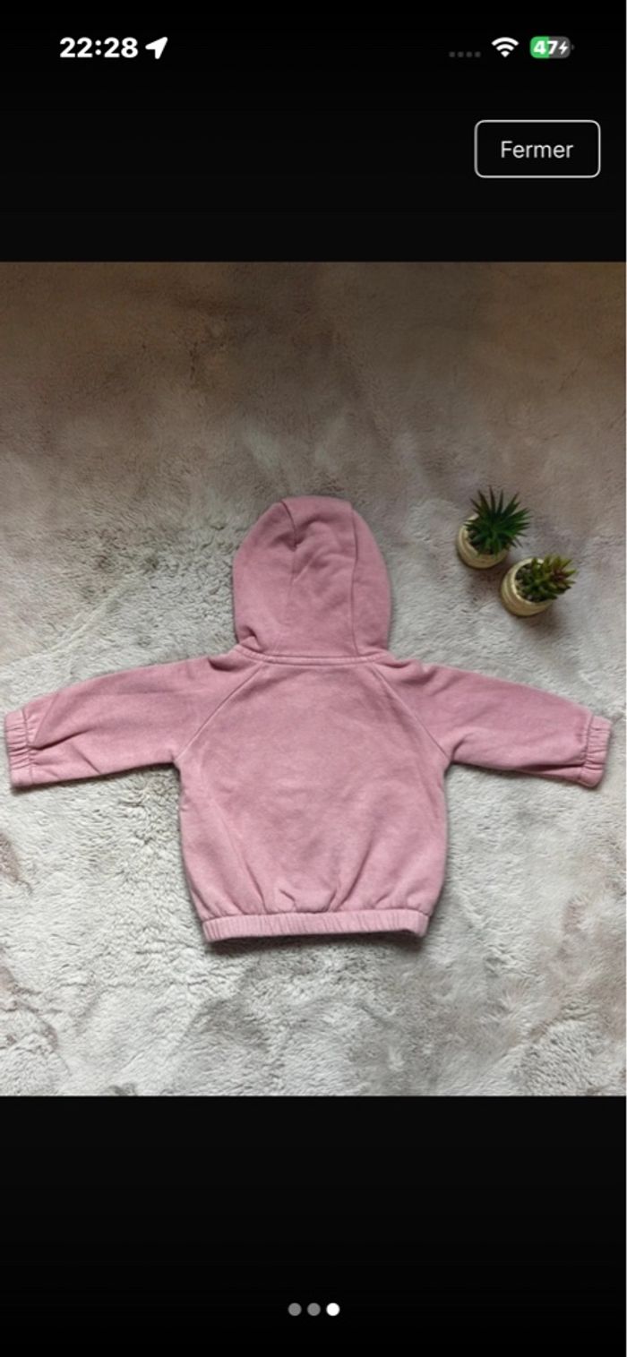 Gilet bébé rose 0-3 mois avec capuche – ultra doux, parfait état 💗 - photo numéro 1