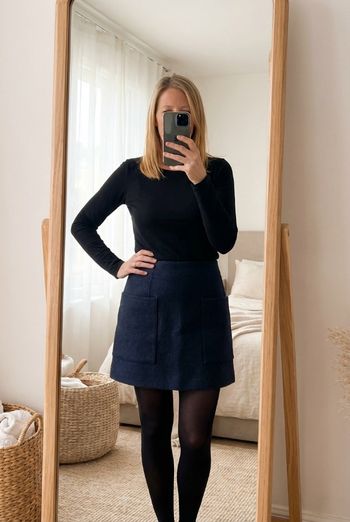 Jupe COS laine – Taille 34 – Bleu marine – Minimaliste