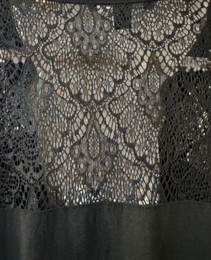 Robe noire - photo numéro 3