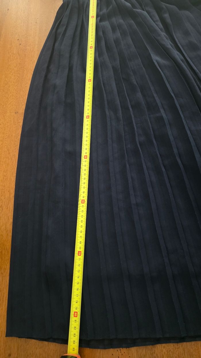 Jupe plissée marine taille 42 /44 - photo numéro 3