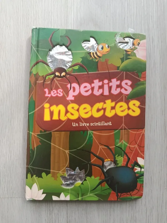 Livre scientillant Les petits insectes