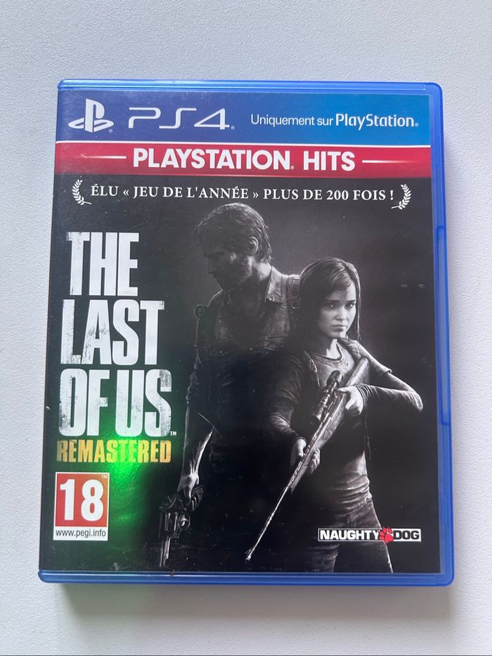 Ps4 Slim 1To + 2 manettes neuves + 4 jeux en excellent état - photo numéro 5
