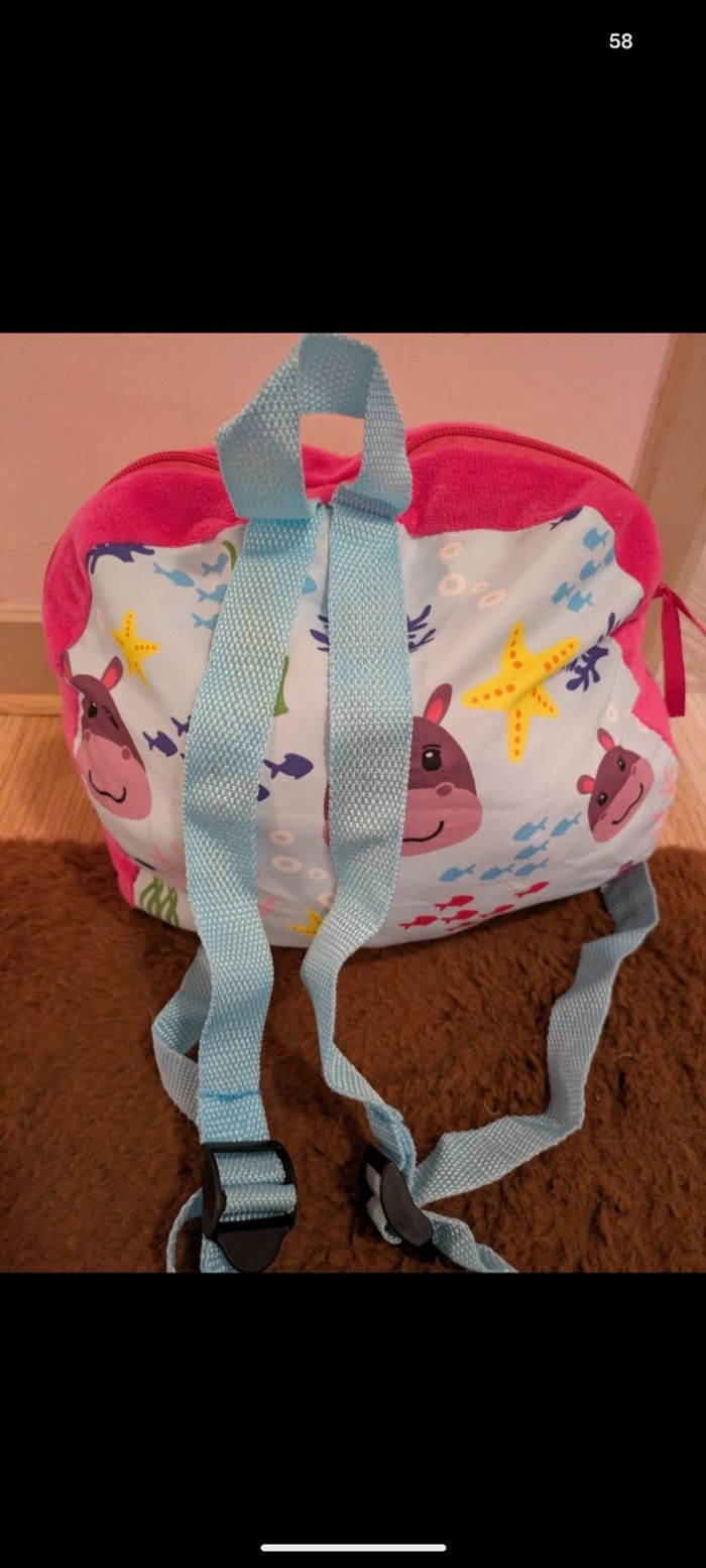 Sac à dos et coussin 2 en 1 - photo numéro 10