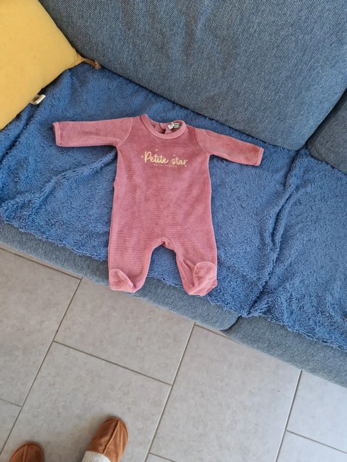 Pyjama 3 mois comme neuf