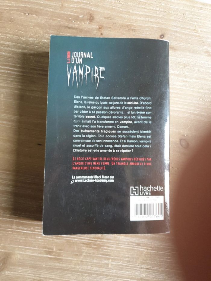 Livre Journal d'un vampire tome 1 de L. J. Smith - photo numéro 2