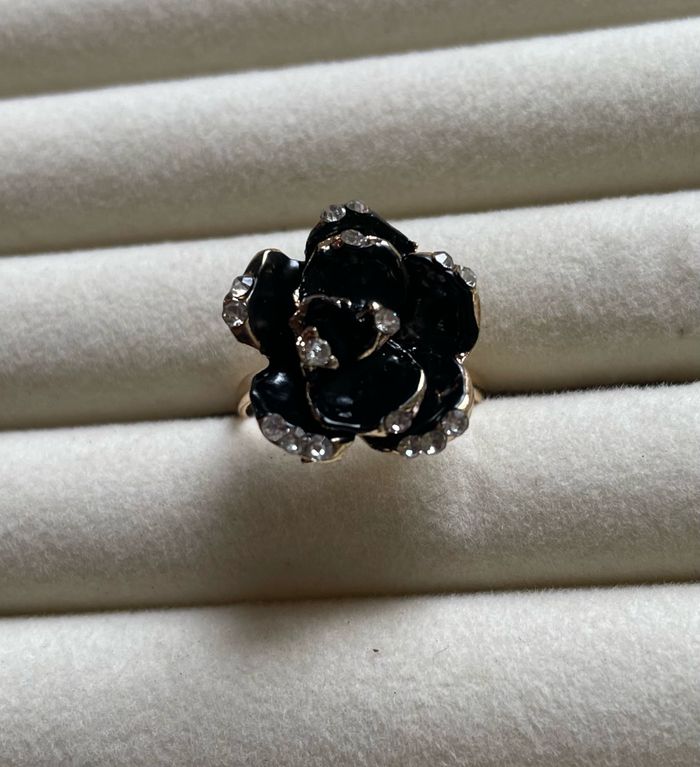 Bague fleur noire - photo numéro 7