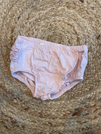 Sur couche fille 9 mois