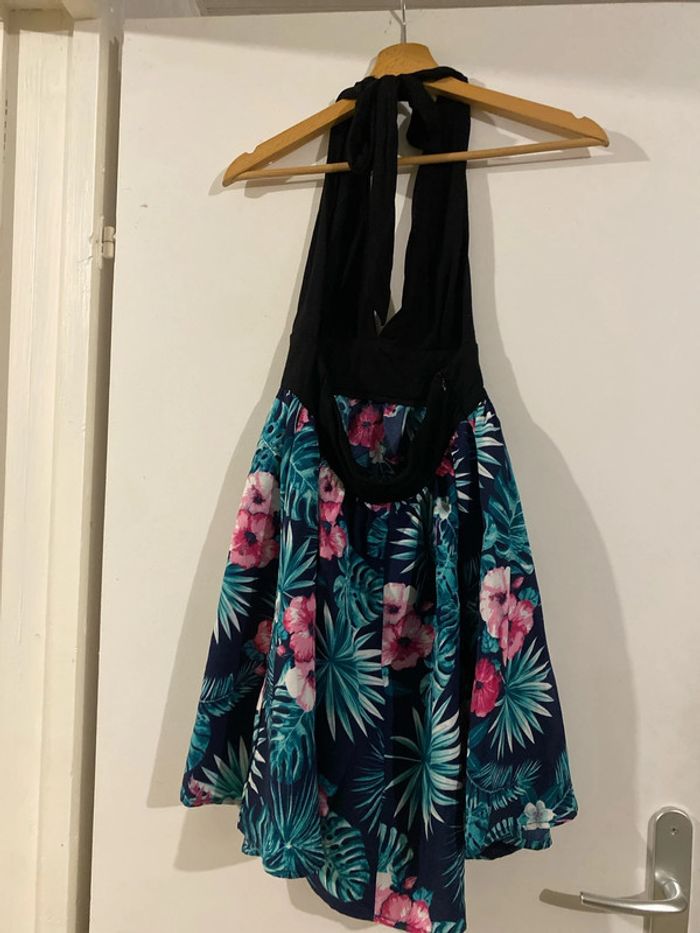 Robe dos nu - photo numéro 3
