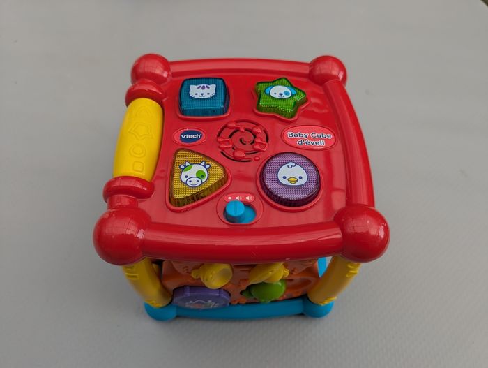Cube d'éveil VTech