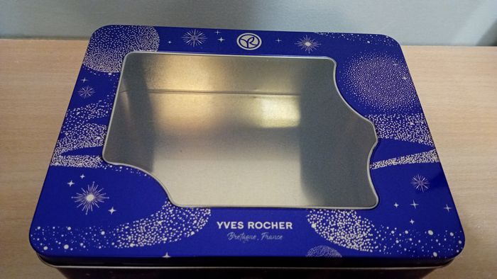 Boite en métal Yves Rocher