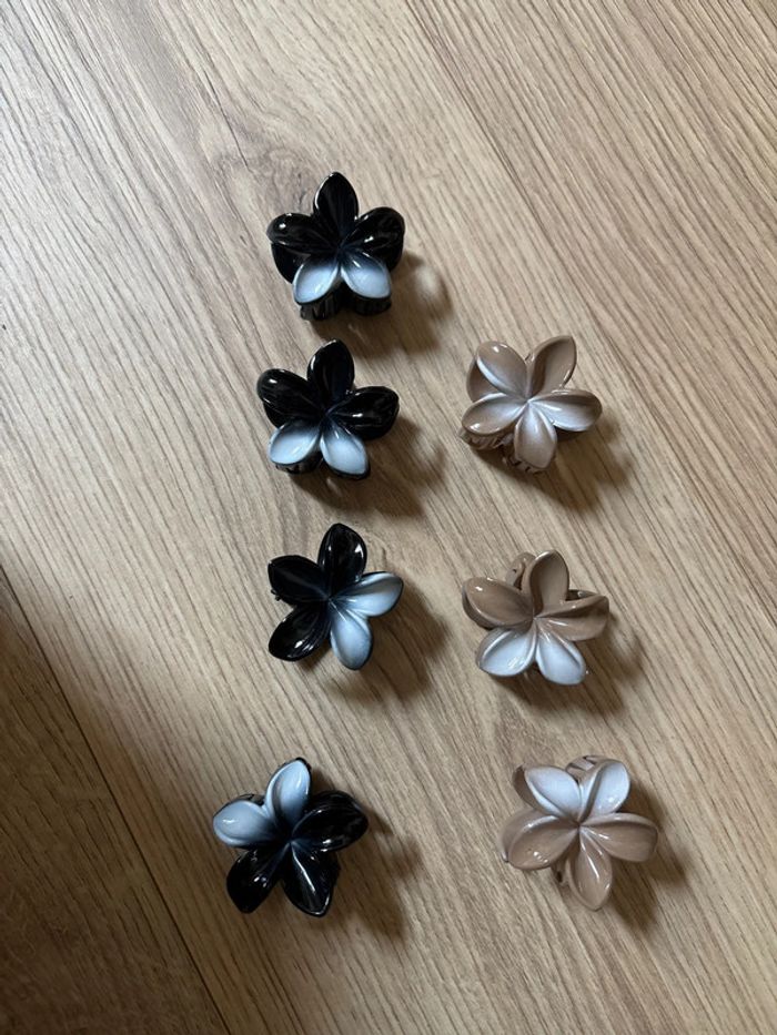 Lots de 7 pinces noire et blanche et marron blanc