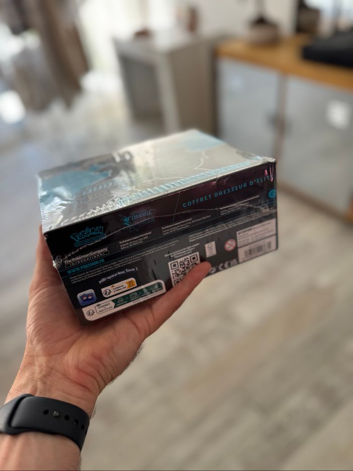 [NEUF] Coffret dresseur d’élite Pokémon EV10.5 Foudre Noire - photo numéro 2