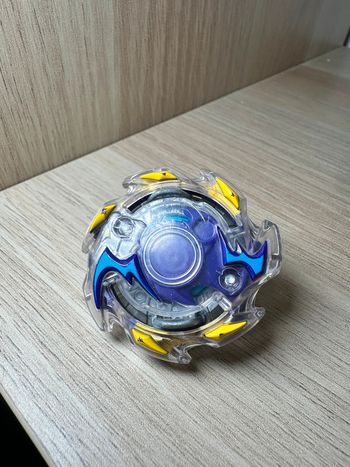 Toupie beyblade wyvron