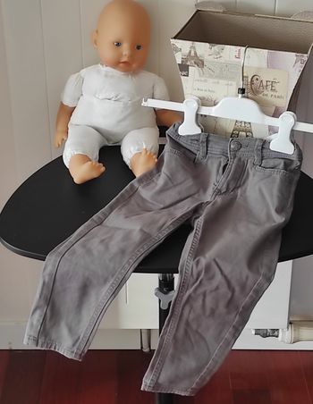 Pantalon en toile garçon 4 ans – Gris – Très bon état