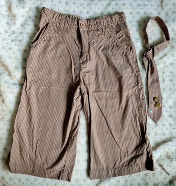 Bermuda et cravate assortie