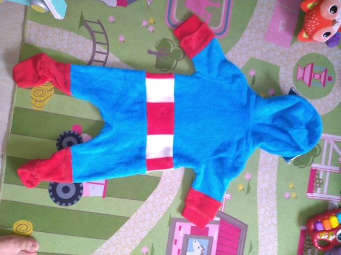 Pyjama  captain america 6 mois - photo numéro 2